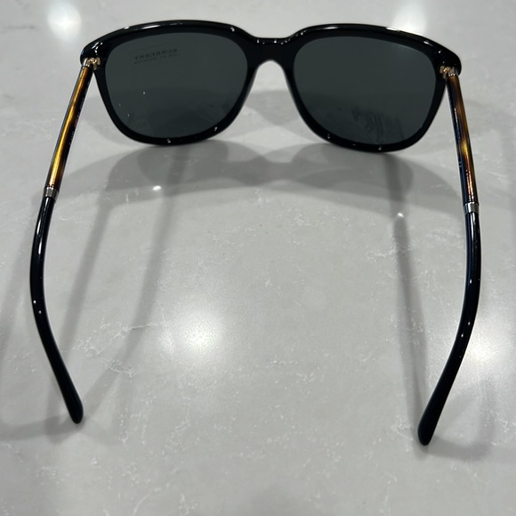 NWOT [Burberry] Women’s Sunglasses BLACK TORTOISE B4139 3001/87 with Case - Picture 4 of 6